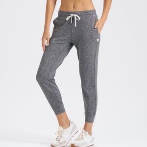 Feat Women’s Grey Heathered 7/8 Joggers Medium Active Soft Pockets Lightweight